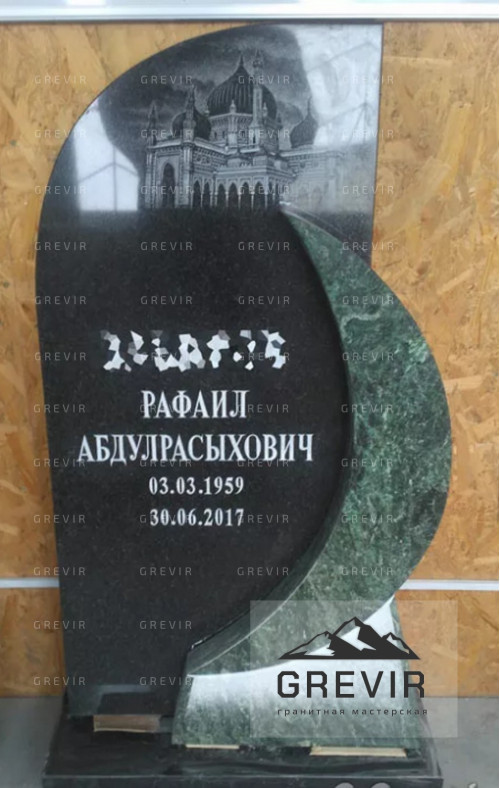 Памятник с розами из змеевика