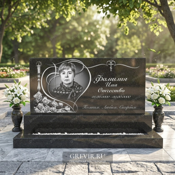 Памятник из чёрного гранита с гравировкой сердца, свечи и роз